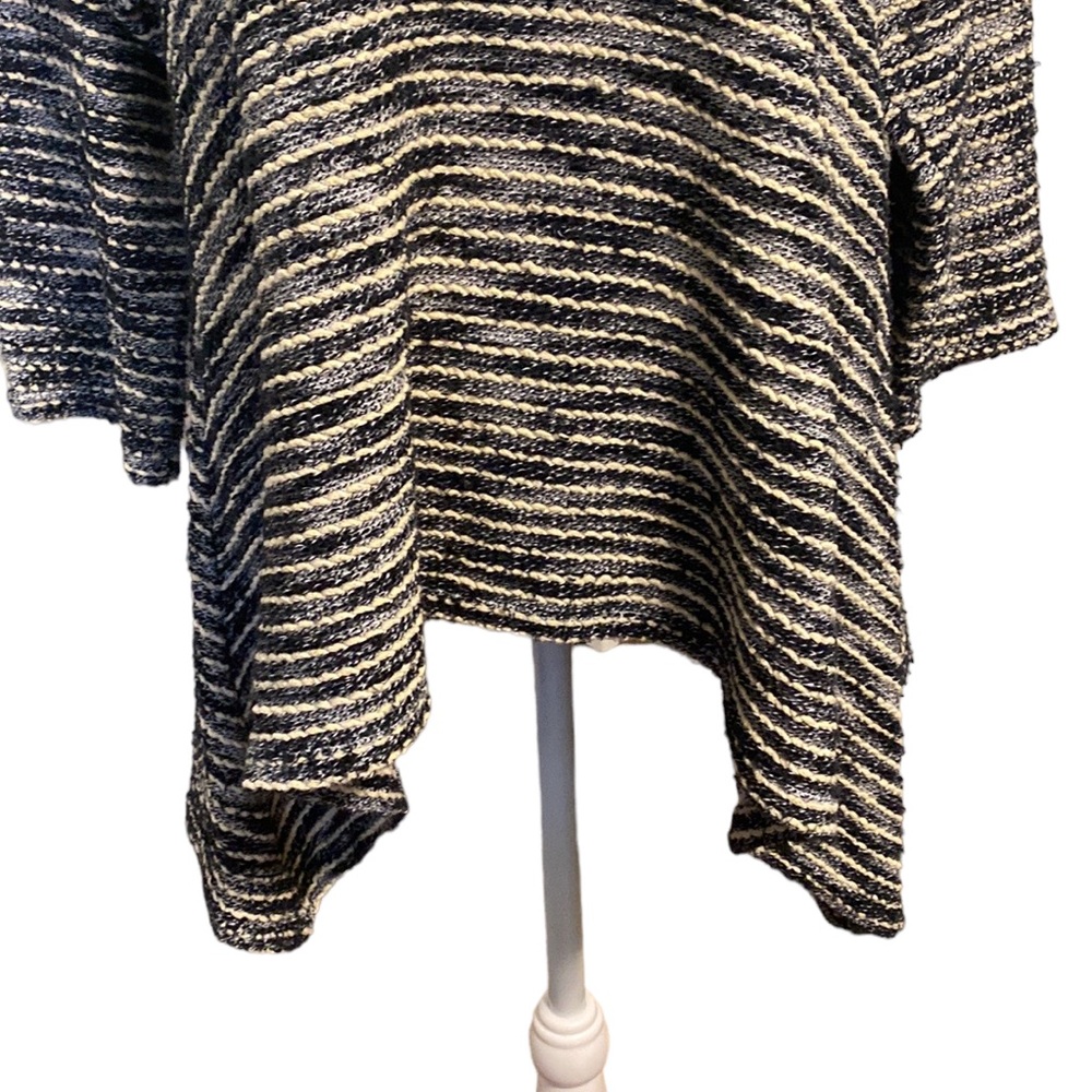 HANNAH boho medium weight sweater with lace accents - Picture 3 of 9